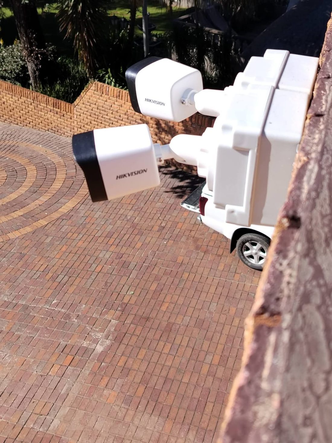 Bullet cameras covering a driveway
